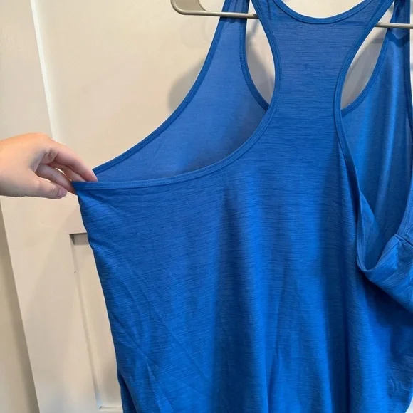 Old Navy Vibrant Blue Women's Tank Top - Picture 4 of 7